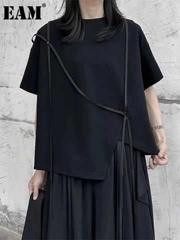 Czarne gotyckie t-shirt z wiązanym wzorem i okrągłym dekoltem