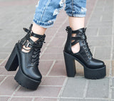 Grunge'owe buty na platformie z czarnej skóry ekologicznej