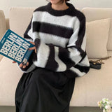 Sweter w paski w stylu koreańskim z okrągłym dekoltem i długim rękawem