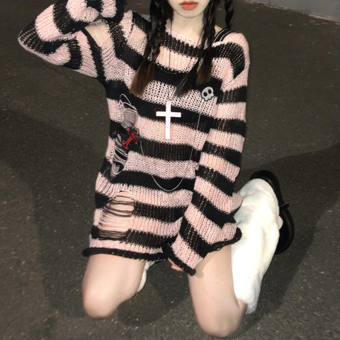 Sweter soft-girl w czarno-różowe paski