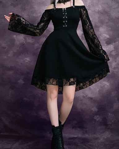 Czarna Sukienka Gotycka z Koronką dla Kobiet