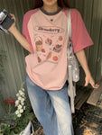 Lekko niedbałe vintage T-shirt z nadrukiem truskawkowym dla kobiet Y2K